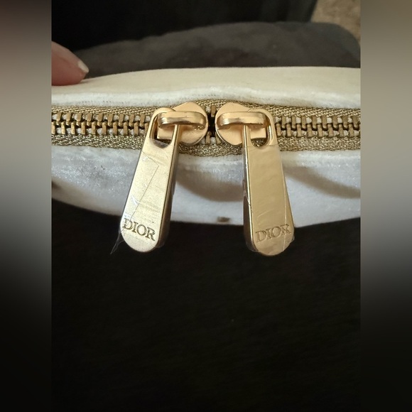 Vintage Christian Dior authentic gold tone clip earrings with CD makeup bag NWT - Picture 9 of 13